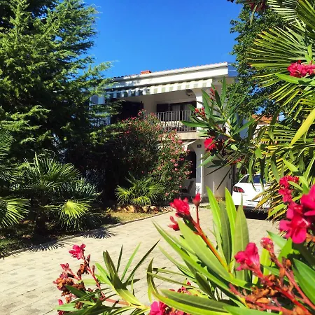 Apartment Olive Groove Malinska