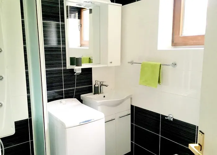 Olive Groove Apartmán *