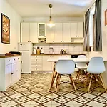 Olive Groove Apartment *